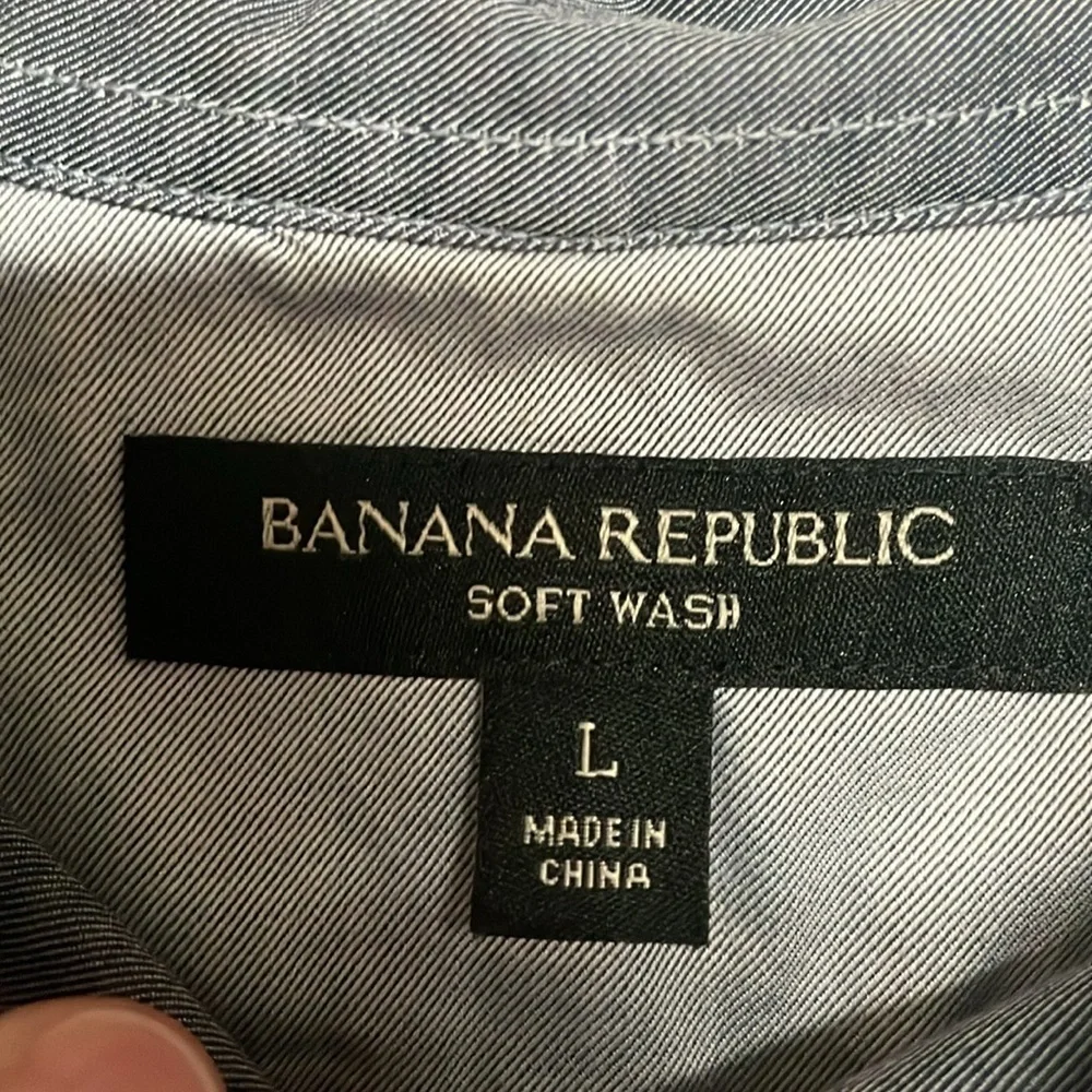Banana Republic size Large Blue Casual Button Down Soft Wash Long Sleeve Shirt